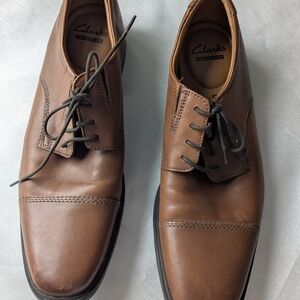 Clarks Men's Tan Leather Shoes. Size- See Pics